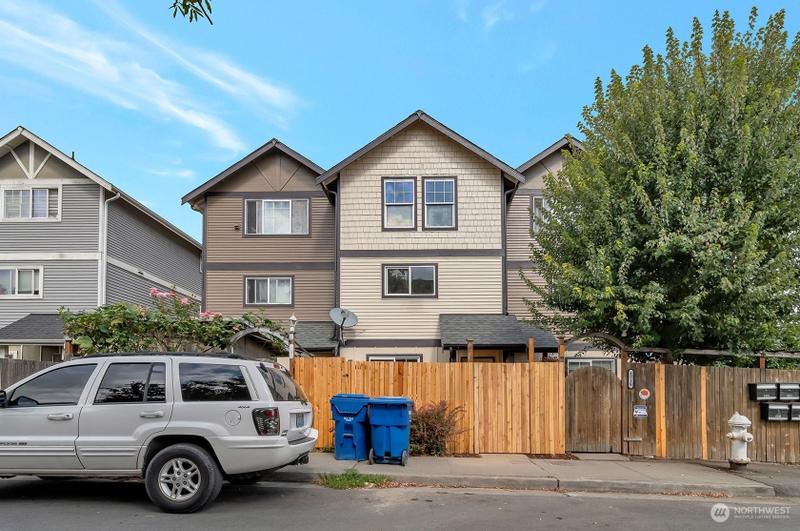 4216 S Chicago St, Seattle, WA 98118 - MLS 2170418 for Sale