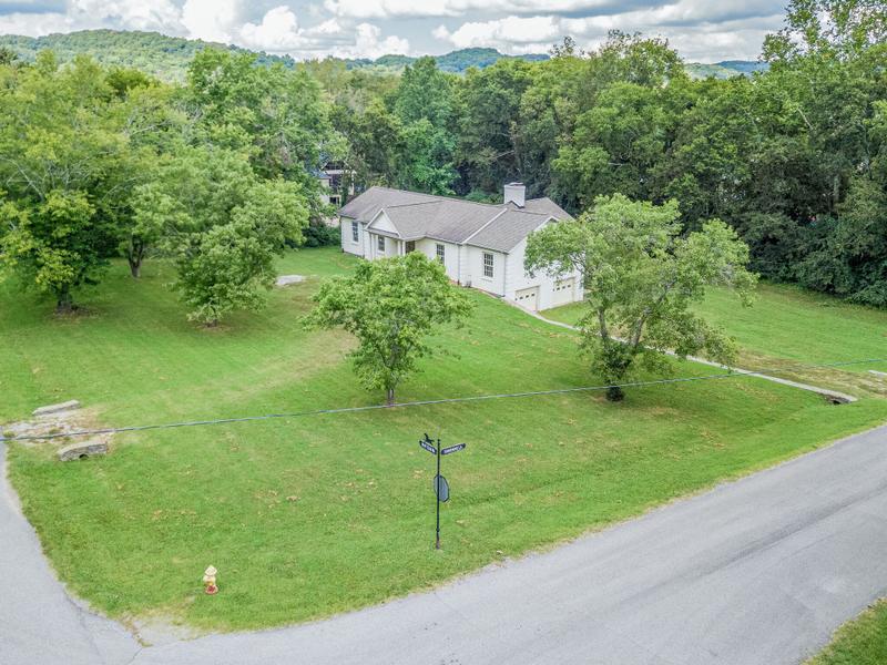 407 Hunt Club Road, Nashville, TN 37221 for Sale