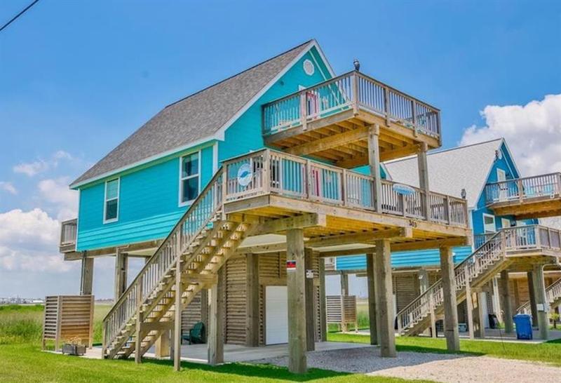 203 Sea Oats Dr, Surfside Beach, TX 77541 for Sale
