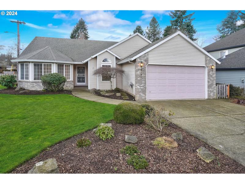 4386 Southeast Somewhere Drive, Milwaukie, OR 97222 for Sale