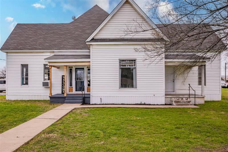 401 W Pine St, Abbott, TX 76621 for Sale
