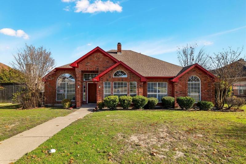 804 Bridle Dr, Desoto, TX 75115 for Sale
