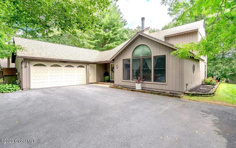 2 Glade Mallow Road, Ballston Spa, NY 12020 for Rent