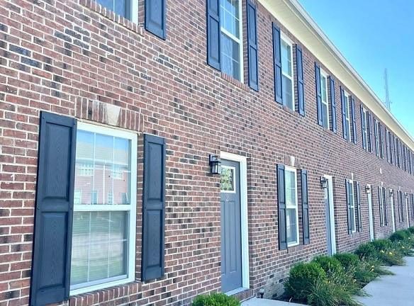 1037 Autumn Leaf Dr - Richmond, KY 40475 - Home For Rent