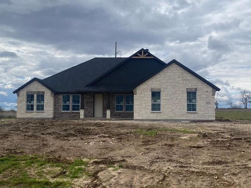 121 Big Bend Trl, Valley View, TX 76272 for Sale