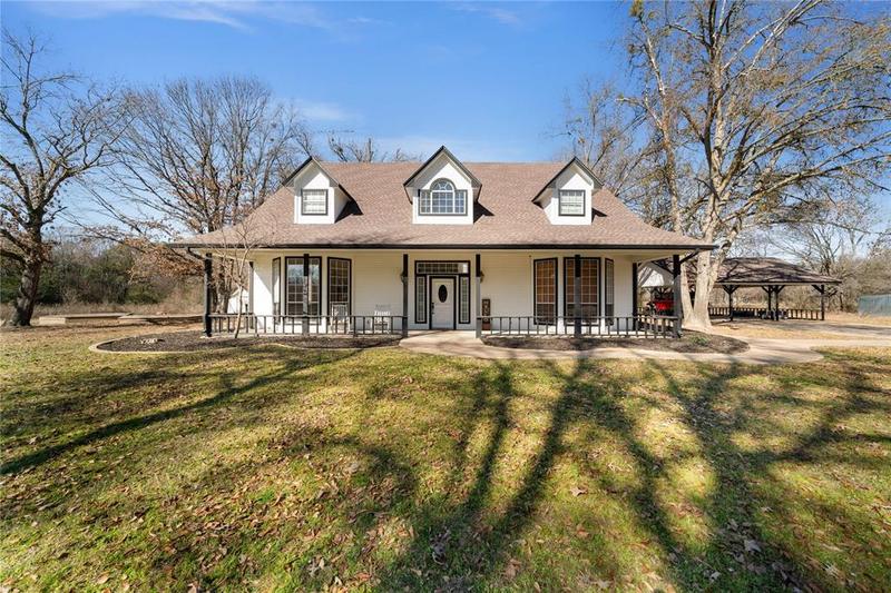 801 N Walnut St, Van, TX 75790 for Sale