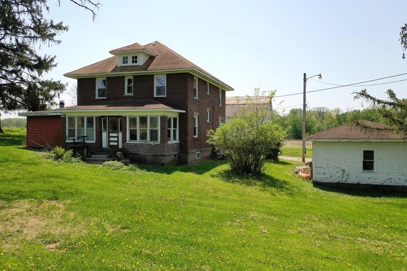 2213 Chicago Avenue, Savanna, IL 61074 for Sale