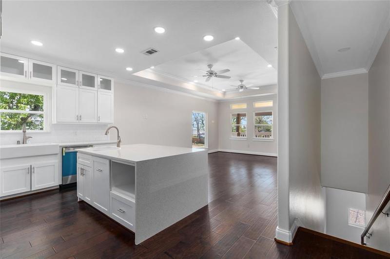 210 Jackson St, Bacliff, TX 77518 for Sale