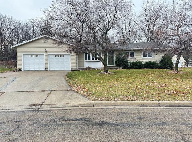 1948 Greenwood Dr, Owatonna, MN 55060  MLS# 6469481 for Sale
