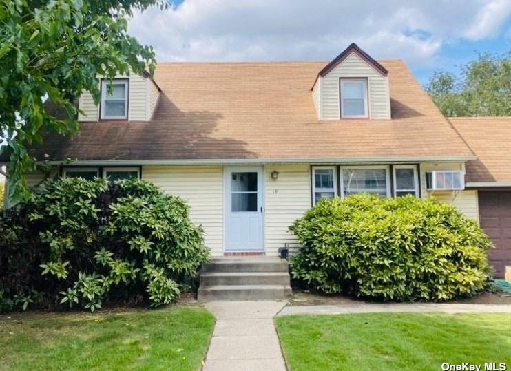 19 Anderson St, Bethpage, NY 11714 - MLS 3530902 for Sale