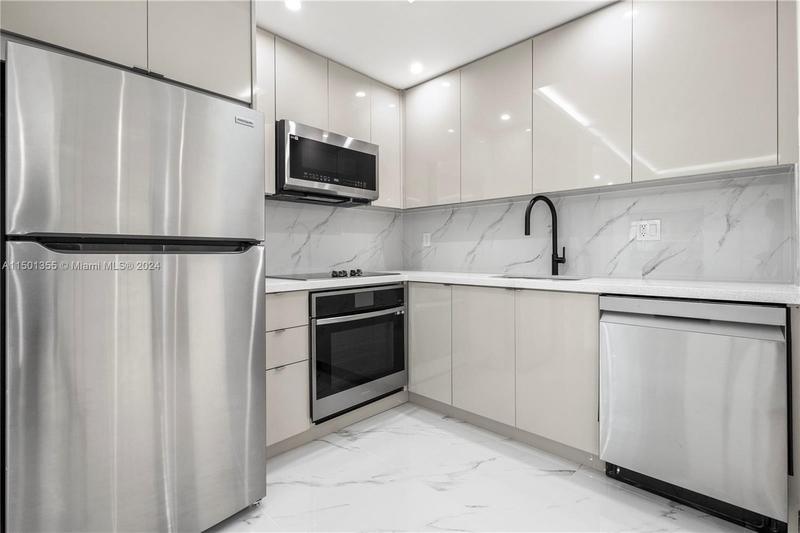 215 NE 16th Ave #105, Fort Lauderdale, FL 33301  MLS# A11501355 for Sale