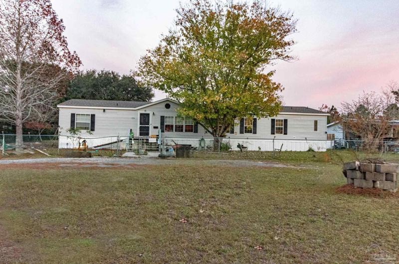 2054 Shannon Rd, Navarre, FL 32566 - MLS 636997 for Sale