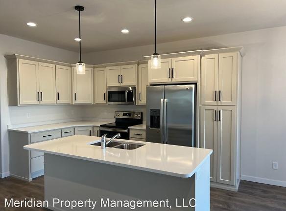 6729 71st Ave S - Horace, ND 58047 - Home For Rent