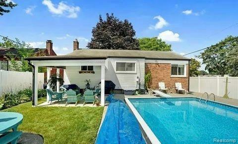 588 HARRISON ST, Garden City, MI 48135 Single Family Residence For Sale  MLS# 20240003644