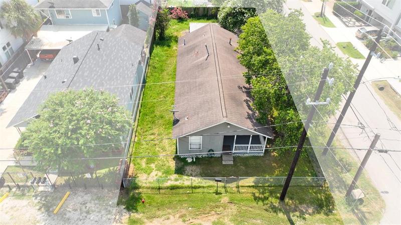 5239 Kiam St, Houston, TX 77007 for Sale
