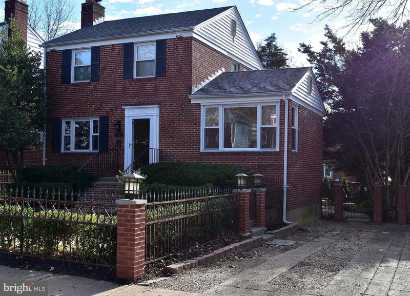 6222 27th Street North, Arlington, VA 22207 for Sale