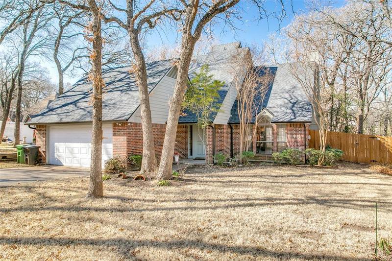 1009 W Winding Creek Dr, Grapevine, TX 76051 for Rent