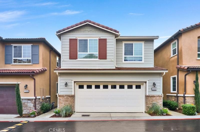 23212 W Canterbury Way, West Hills, CA 91307 - MLS SR24008339 for Sale