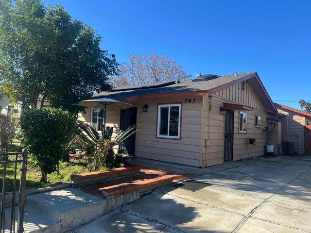 743 Park, Escondido CA 92025 for Sale