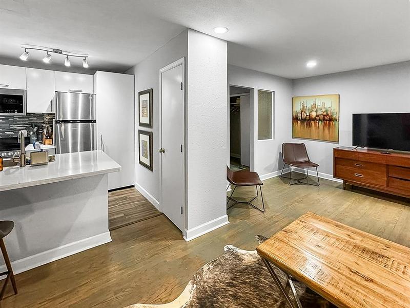1405 Hyde Park Blvd #9, Houston, TX 77006 for Rent