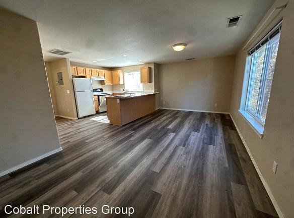 403 NE Dekalb Ave - Bend, OR 97701 - Home For Rent