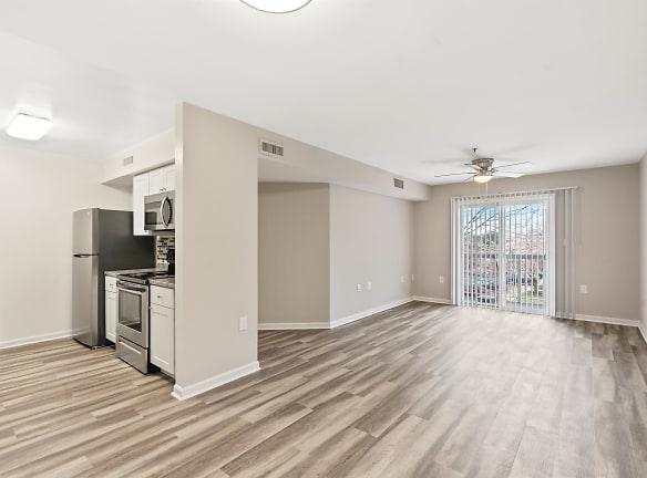 18420 Lotus Ct unit 101 - Triangle, VA 22172 - Home For Rent