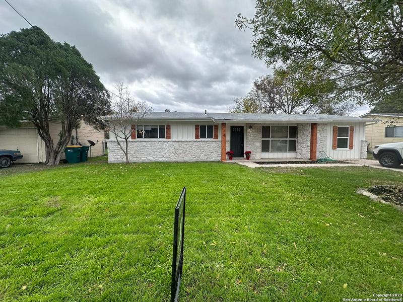 218 Hillview Drive, Universal City, TX 78148 for Sale