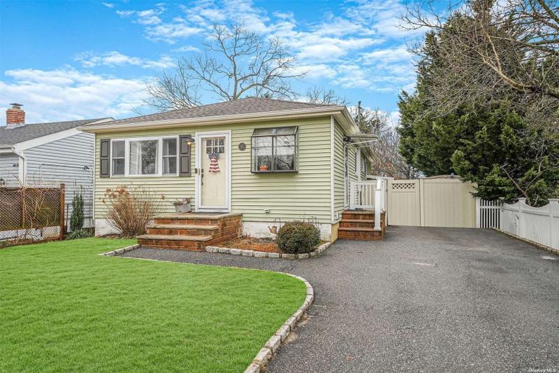 Patchogue, Suffolk County, NY House for sale Property ID: 418769898