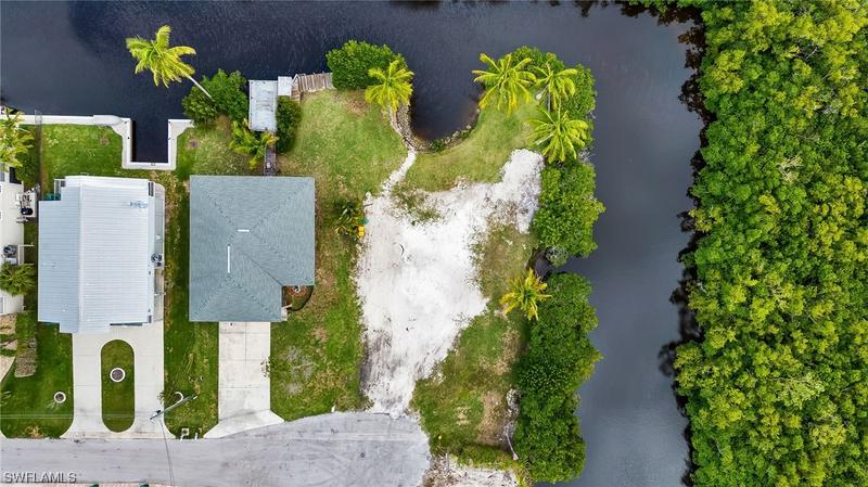 1276 Grand Canal Drive, Naples, FL 34110 for Sale