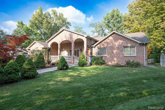 6302 BURGER ST, Dearborn Heights, MI 48127 Single Family Residence For Sale  MLS# 20230105543