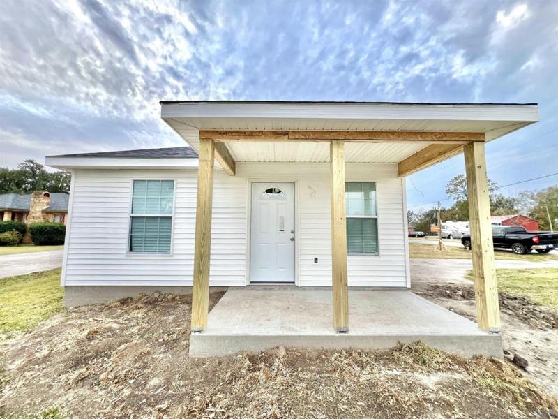 1814 W MAIN ST, Schriever, LA 70395 Single Family Residence For Sale  MLS# 2023019327