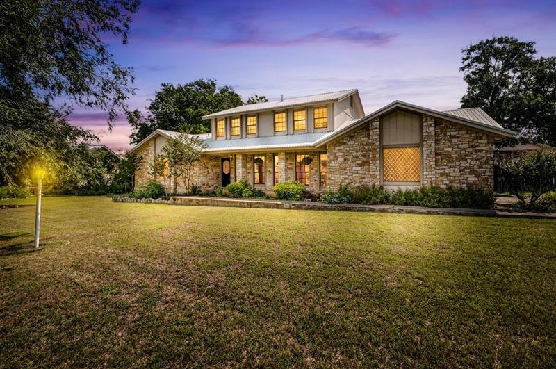 318 Juniper Dr, Mountain City, TX 78610 for Sale