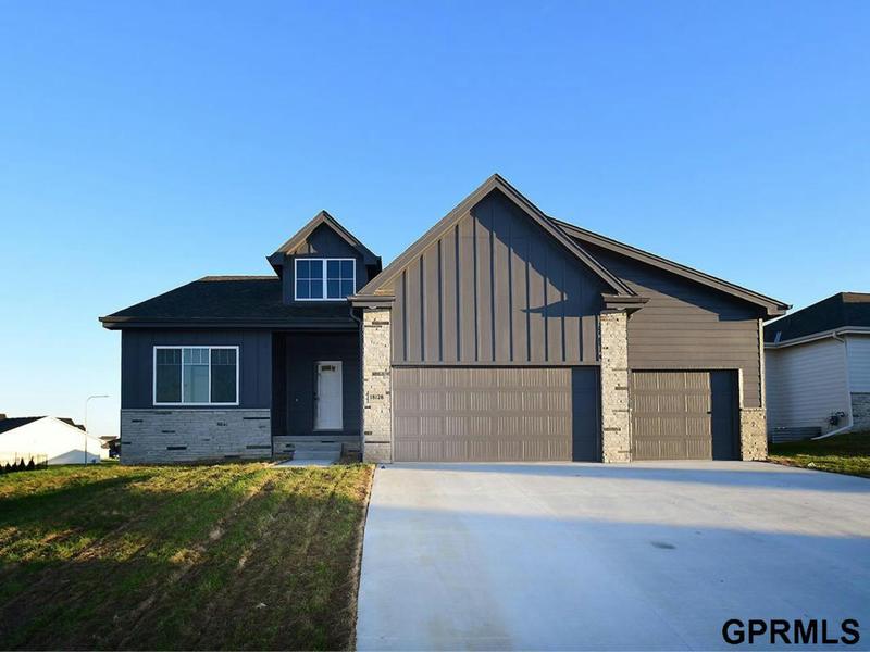18128 CAMELBACK AVE, Omaha, NE 68136 Single Family Residence For Sale  MLS# 22328669