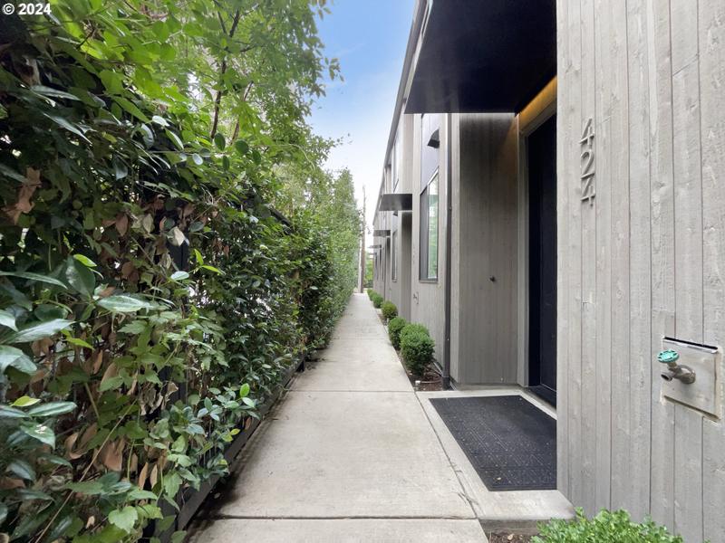 424 NE IVY ST 6, Portland OR 97212 for Sale