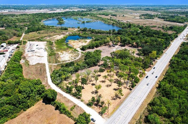 17827 S Hwy 35, Pearland, TX 77581 - MLS 56042987 for Sale