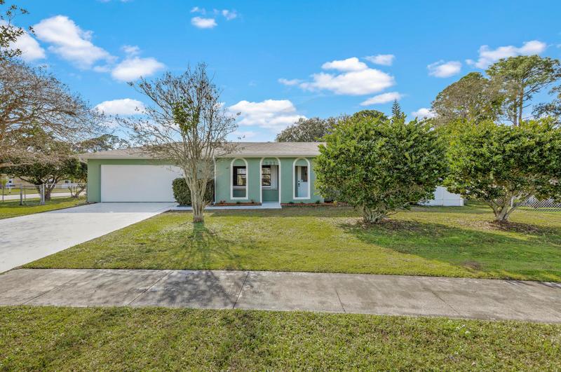 221 Haven Dr, Melbourne, FL 32904 - MLS 1002280 for Sale