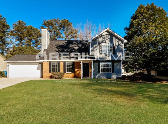 1572 Carriage Ln - Jonesboro, GA 30238 - Home For Rent