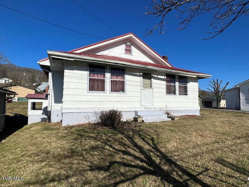 122 CALVARY ST, Pennington Gap, VA 24277 Single Family Residence For Sale  MLS# 9961909