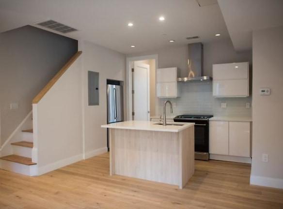 14 Sumner St - Boston, MA 02125 - Home For Rent