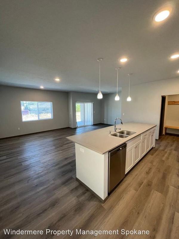 1308 E Farwell - 1308 E Farwell  1306/1308 E Farwell for Sale