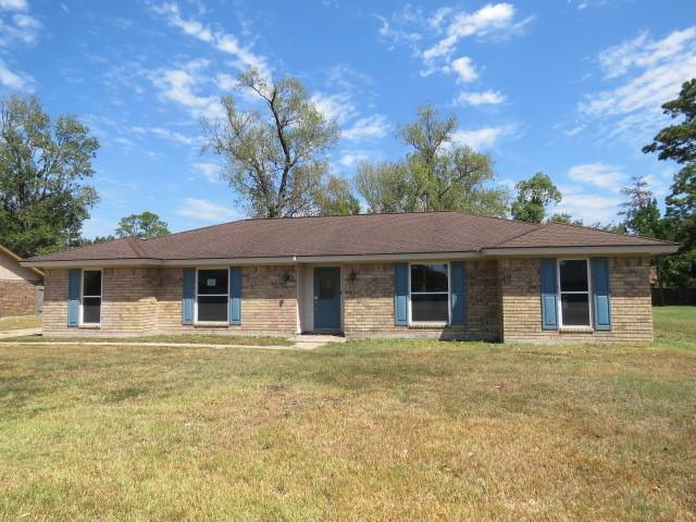 26 Enchanted Oaks Street, Pinehurst, TX 77630 for Sale