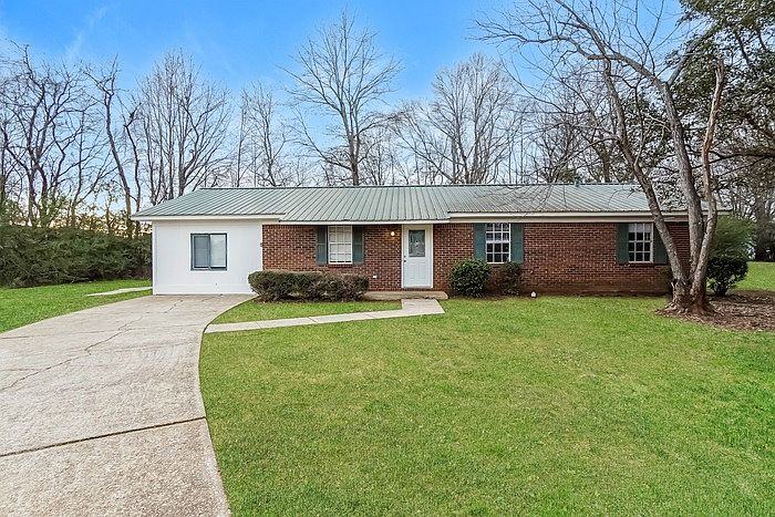 4B/1.5B for rent in Northport, AL 35473 #2710 Deer Haven Dr