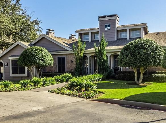 Noel On The Parkway - 14222 Dallas Pkwy - Dallas, TX Apartments for Rent