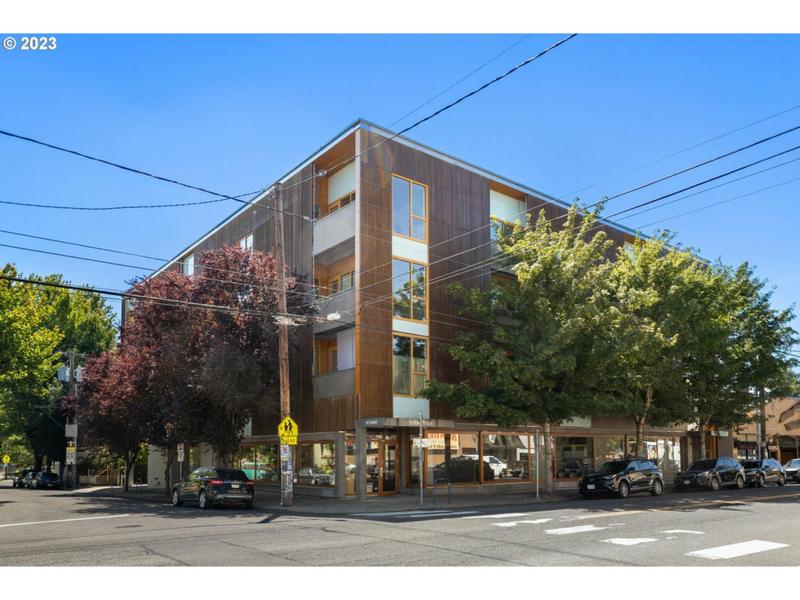 915 SE 35TH AVE APT 208, Portland, OR 97214 Condominium For Sale  MLS# 24044297
