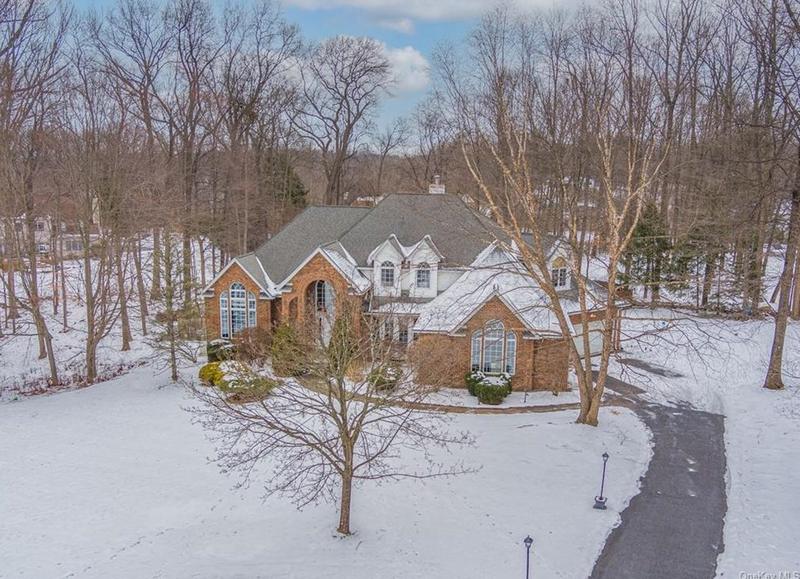 8 Wedge Way, Montebello, NY 10901 - MLS H6279043 for Sale