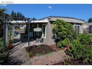 11752 SW Royal Villa Dr, Portland, OR 97224  MLS# 23502760 for Sale