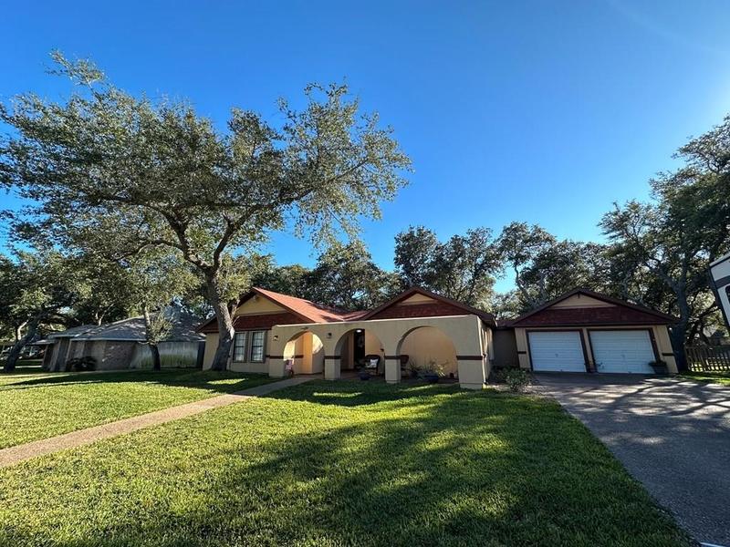 103 Oaktree, ROCKPORT, TX 78382 for Sale