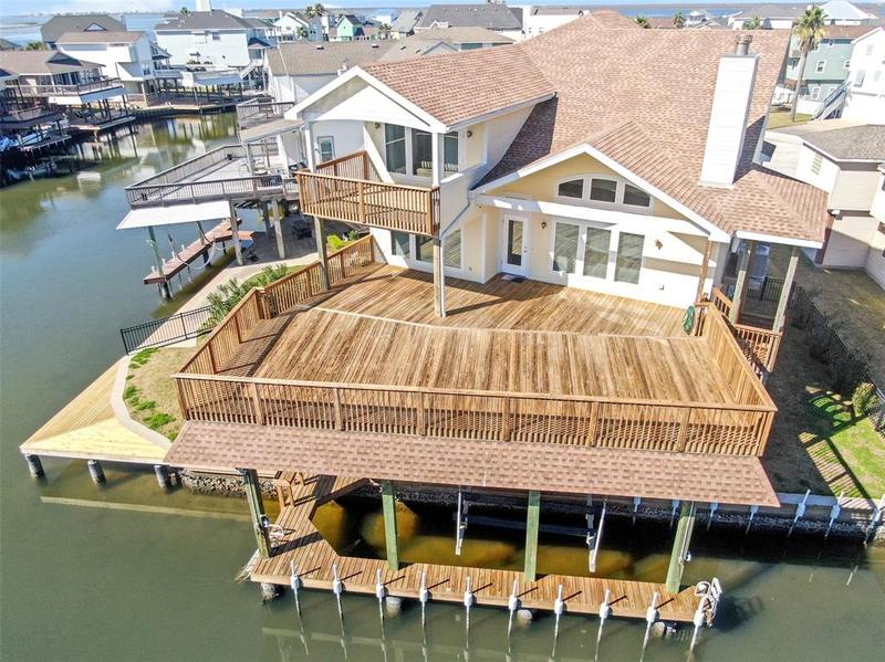 119 Bamaku Bnd, Tiki Island, TX 77554 for Sale