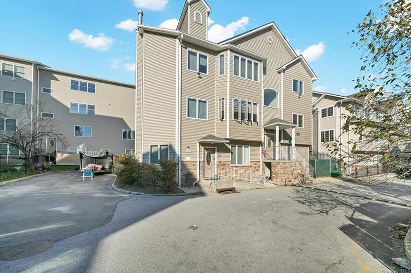 4 Northgate Dr, Spring Valley, NY 10977 - MLS H6278158 for Sale