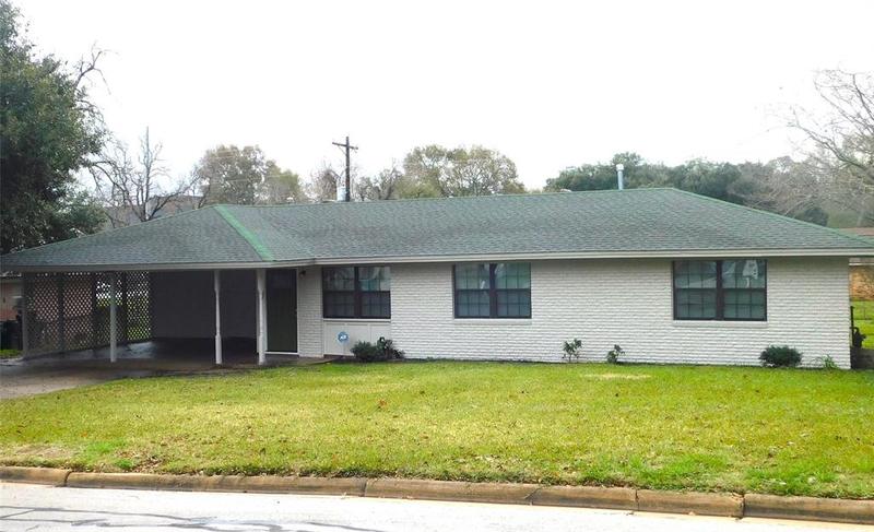 407 Atlow Dr, Brenham, TX 77833 for Sale
